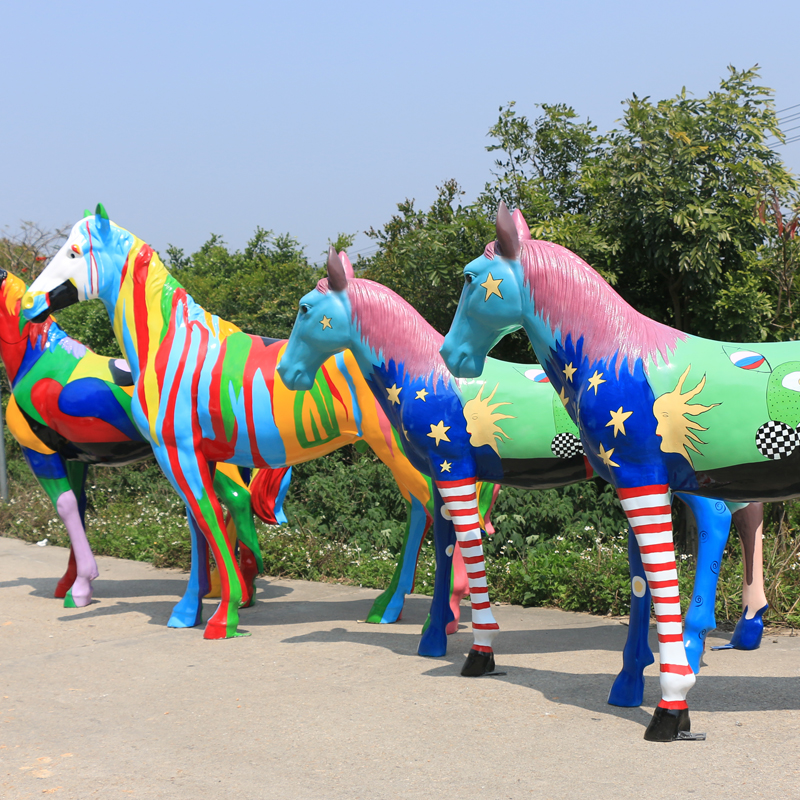 玻璃鋼彩繪馬雕塑，公園擺件 (2)