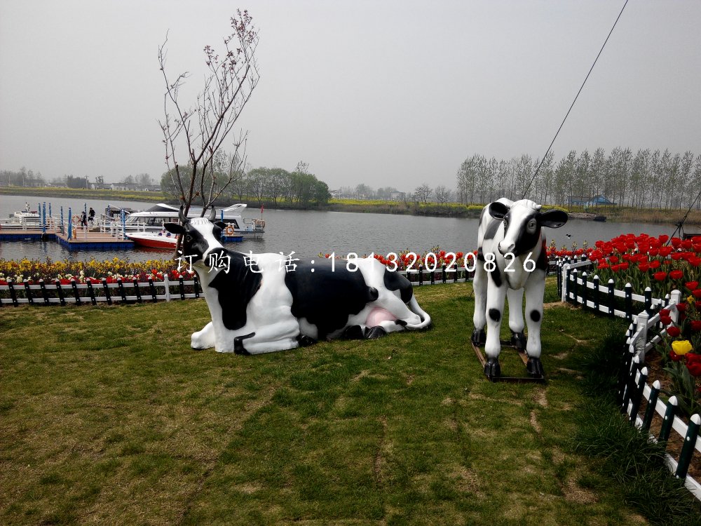 仿真奶牛雕塑公園玻璃鋼動(dòng)物雕塑