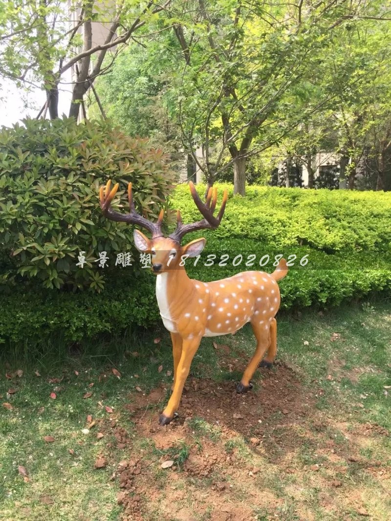 玻璃鋼梅花鹿雕塑，公園動(dòng)物雕塑