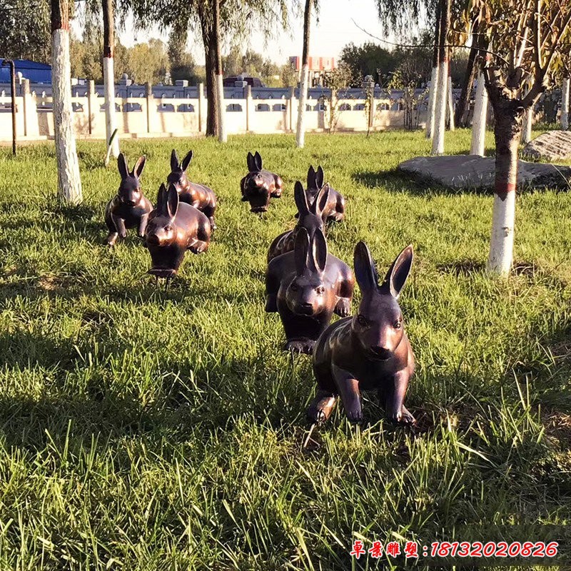 玻璃鋼仿銅兔子雕塑，公園動物擺件